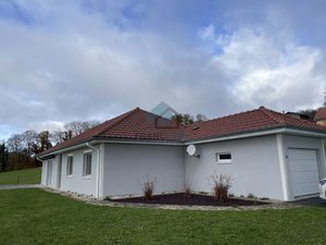 MAISON RECENTE de plain pied très bien située