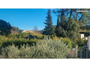 Terrain 1 200 m² Flassans Sur Issole