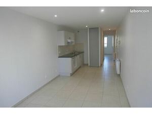 Loue T2 + parking + cave Châtillon Centre