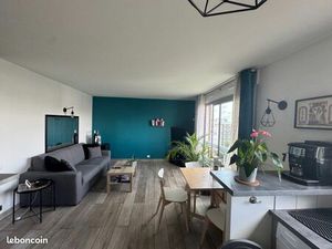 T2 avec garage - vue sur Tour Eiffel parc des Expos