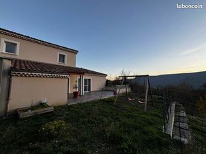 Maison à la campagne