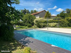 ? Maison à louer – 5 chambres – Jardin & Piscine – Quincieux centre