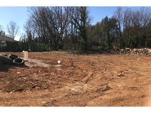 Vente terrain 340 m² à Pierrefeu-du-Var (83390)  158 000 €