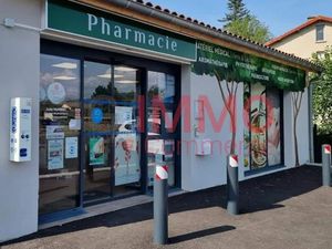 Vente locaux professionnels à Augerolles (63930)  496 000 €