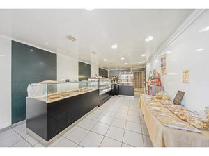 Vente locaux professionnels 70 m² à Cuers (83390)  79 000 €