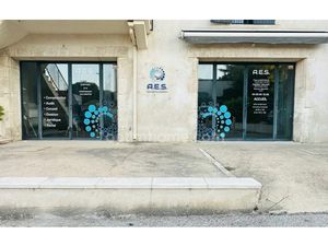 Vente locaux professionnels 120 m² à Saint-Rémy-de-Provence (13210)  55 000 €