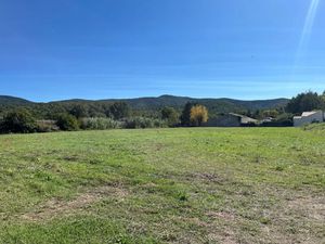Vente terrain 963 m² à Pignans (83790)  163 000 €