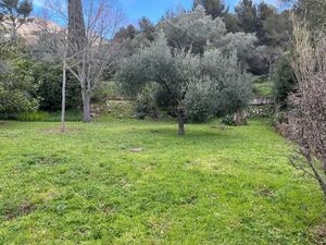 Vente terrain 800 m² à La Valette-du-Var (83160)  320 000 €