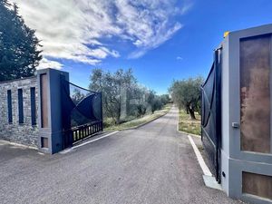 Vente terrain à batir 2518 m² à Valbonne (06560)  850 000 €