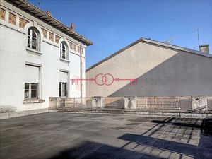 Vente immeuble 395 m² à Chalons-en-champagne (51000)  192 600 €