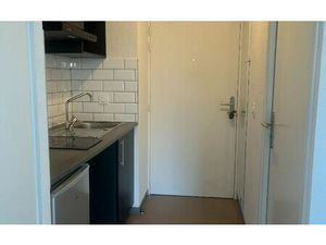 Location appartement  m² T-1 à La Rochelle  493 €