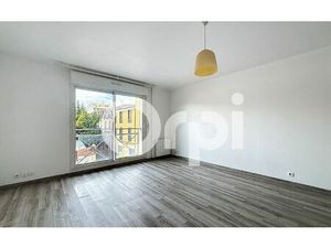 Location appartement  m² T-2 à Montrouge  1 375 €