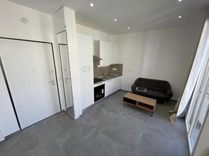 2 Pièces Parc Impérial refait à neuf