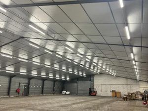 Vente locaux professionnels 2850 m² à Chateauroux (36000)  550 000 €