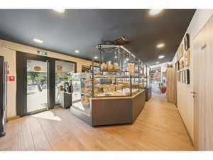 Vente locaux professionnels 200 m² à Hyeres (83400)  525 000 €