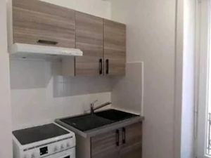 Location meublée appartement 1 pièce 17 m² à Chateaurenard (13160)  370 €