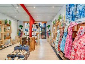 Centre ville  commerce de +/- 90 m² avec belle terrasse