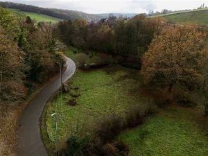 Terrain avec poss. de construire 2 maisons