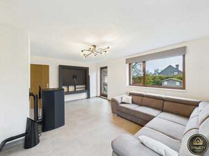 Maison rénovée et spacieuse en plein centre de Libramont