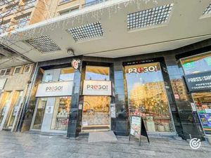 Place Flagey - Commerce idéalement situé de ± 200 m²