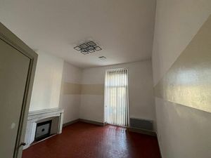 Location commerciale appartement 5 pièces 105m²