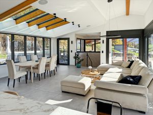 Propriété agricole d’exception avec habitation contemporaine haut de gamme