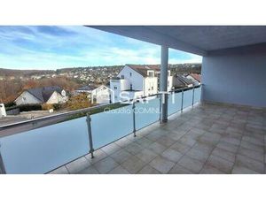 Appartement F4  d'environ 105 m2  avec terrasse  garage et cave