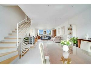 Maison en copropriété de 121 m² à vendre  située à Arceuil