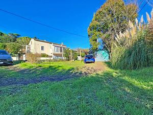 Maison R+1 de 101 m² sur plus de 3 300 m² de terrain  idéale projet familial ou investisse