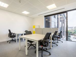 Location meublée locaux professionnels 10 m² à Oberhausbergen (67205)  189 €