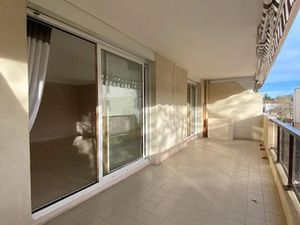 Location appartement 4 pièces 118 m² à Fontaines-sur-Saône (69270)  1 470 €
