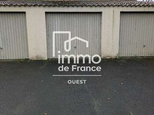 Location Garage box et parking à La Roche-sur-Yon (85000) : à louer / La Roche-sur-Yon
