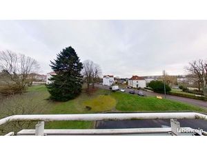 Location d'un beau F4 d'une surface habitable de 83 m² avec 3 chambres  séjour et SAM situ