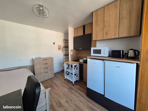 PARTICULIER loue à l'année studio meublé et équipé-SAINT BREVIN LES PINS CENTRE