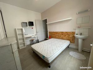 Citadelle / Parc Saint Pierre – Chambre meublée dans grande maison Amiénoise avec courette