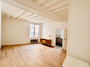 Grand studio dans le centre de Pontoise