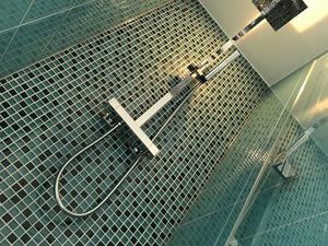 Studio rénové 9 m² – Étudiant(e) calme recherché(e) – Pont de Neuilly