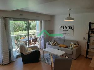 Location meublée appartement 2 pièces 46 m² à Antibes (06600)  925 €