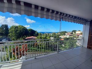 Location meublée appartement 4 pièces 71 m² à Schoelcher (97233)  1 300 €