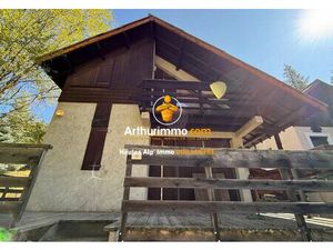 Chalet familial au pied des pistes – À rénover – Abriès