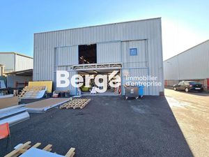 Location locaux professionnels 560 m² à Cannes la bocca (06150)  7 000 €