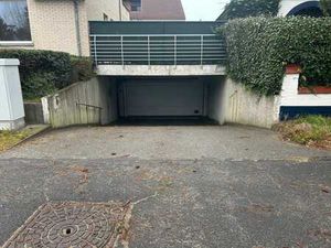 Gesloten garagebox nabij het centrum van Koksijde bad