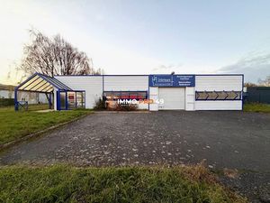 Location locaux professionnels 600 m² à La Séguinière (49280)  2 500 €