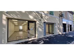 Location locaux professionnels 3 pièces 127 m² à Pertuis (84120)  1 600 €