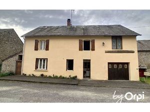 Maison Charensat 115 m² T-5 à vendre  79 000 €