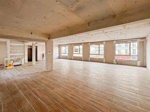 Location locaux professionnels 160 m² à Paris 18ème (75018)  85 467 €