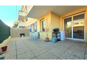 Location appartement  48.64 m² T-2 à Salon-de-Provence  890 €