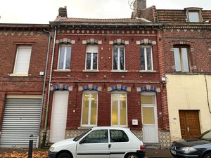 Maison à usage mixte d'habitation et de commerce