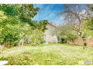 Versailles Porchefontaine maison 8 pièces 187 m² au sol (183 m² habitables) avec jardin cl