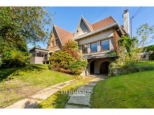 VIMY EN CENTRE VILLE ET VUE SUR CAMPAGNE